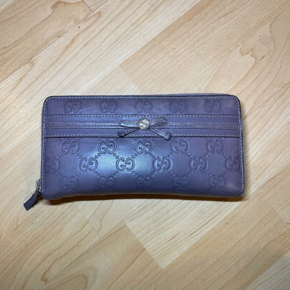 Gucci leather zip wallet